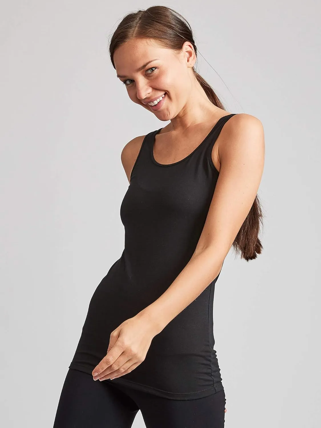 Kalon Women's 4-Pack Scoop Neck Tank Top Base Layer